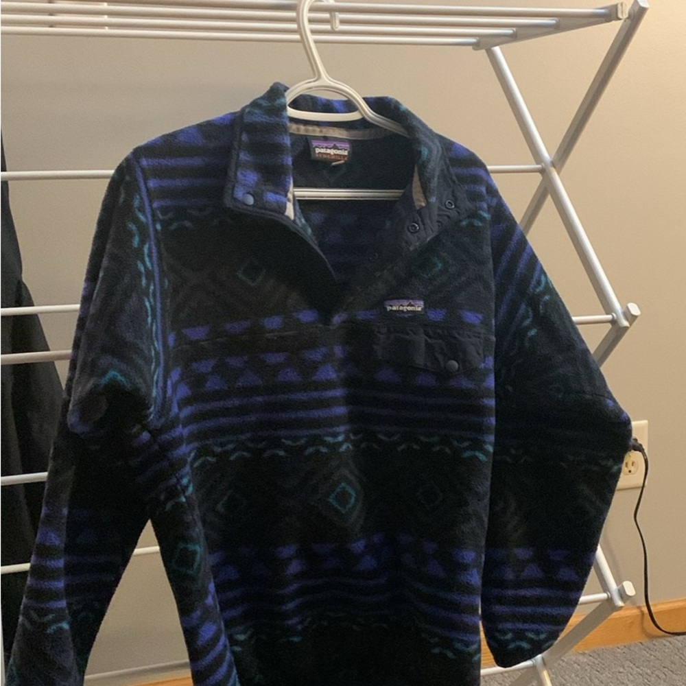 Patagonia Black and Blue Geometric Fleece Pullover